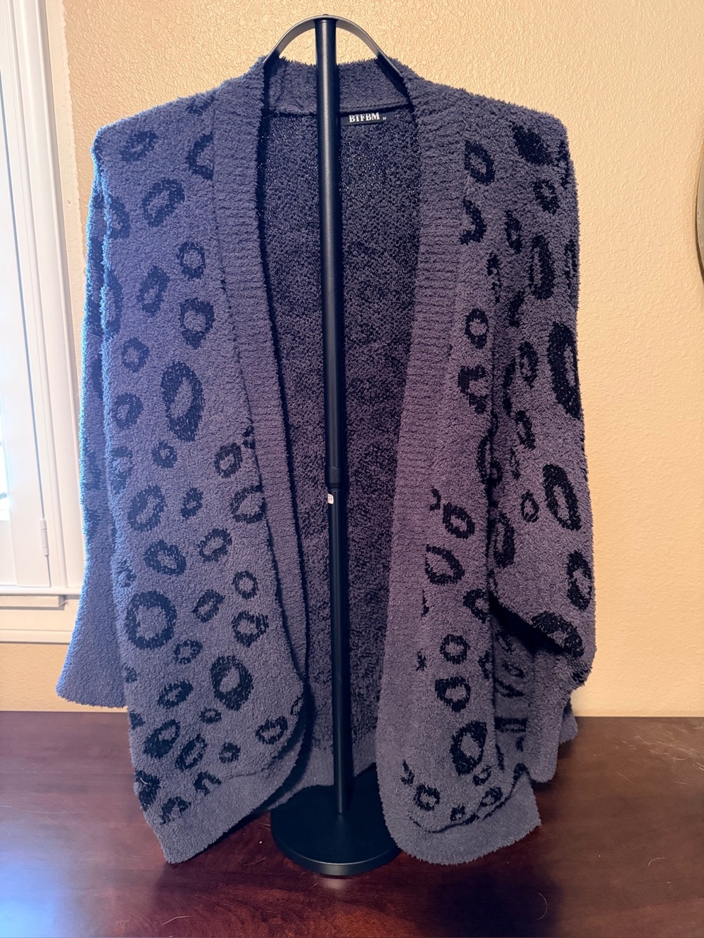 Women's Plush Open-Front Leopard Cardigan - Charcoal/Black